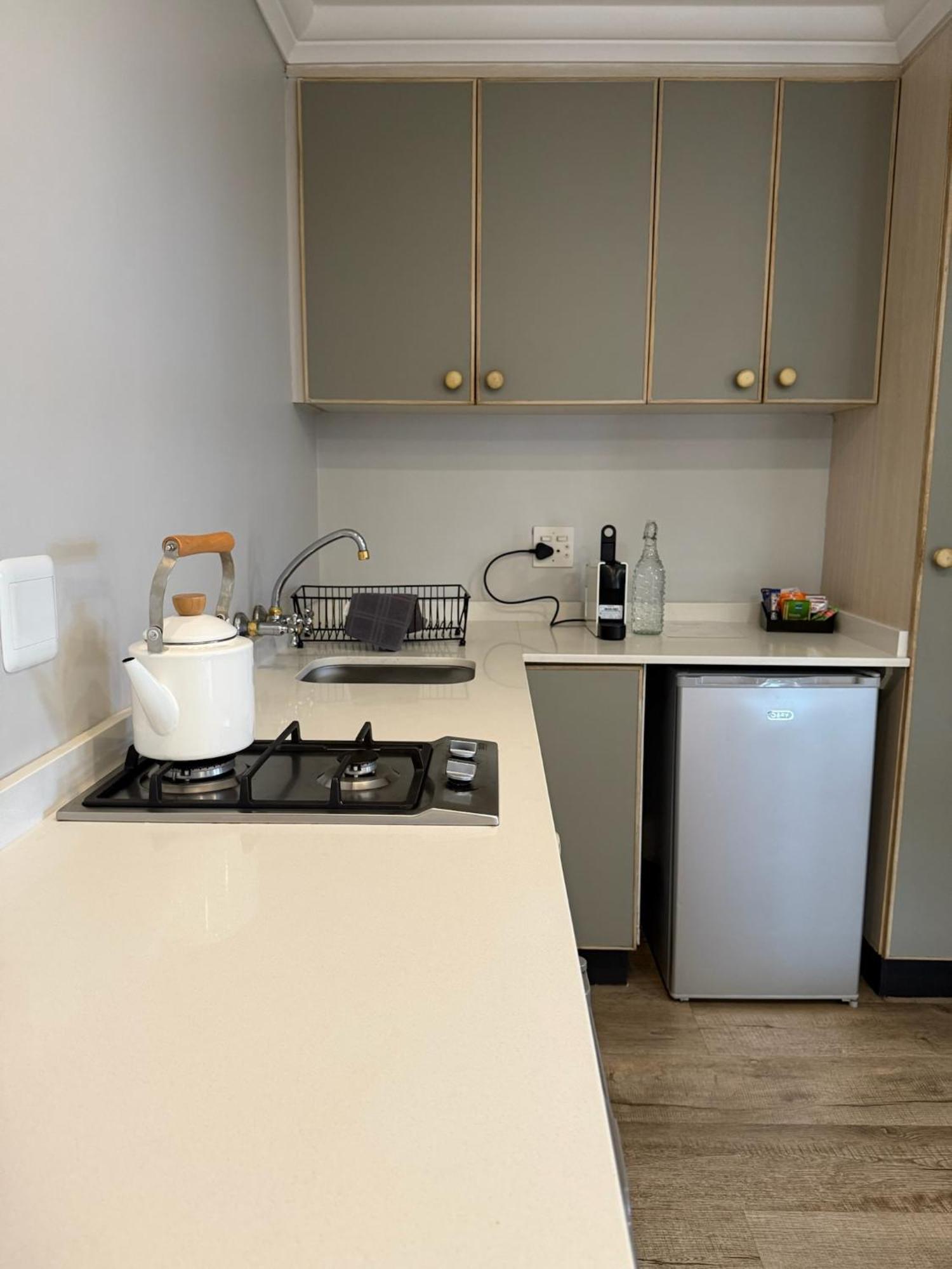 Dolphin Dunes Guesthouse Уилдърнес Екстериор снимка